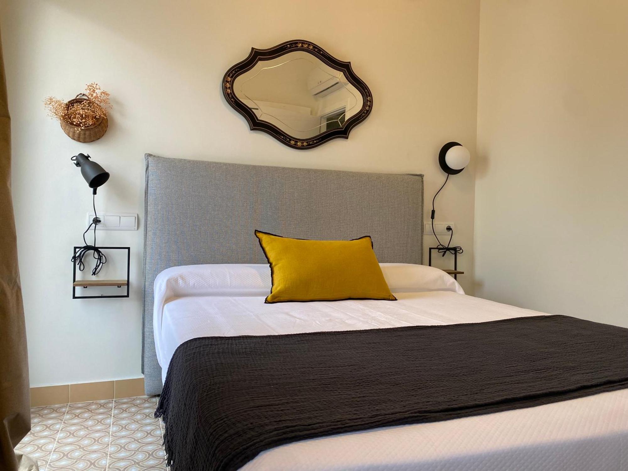 Les Filles Hotel Deltebre Luaran gambar